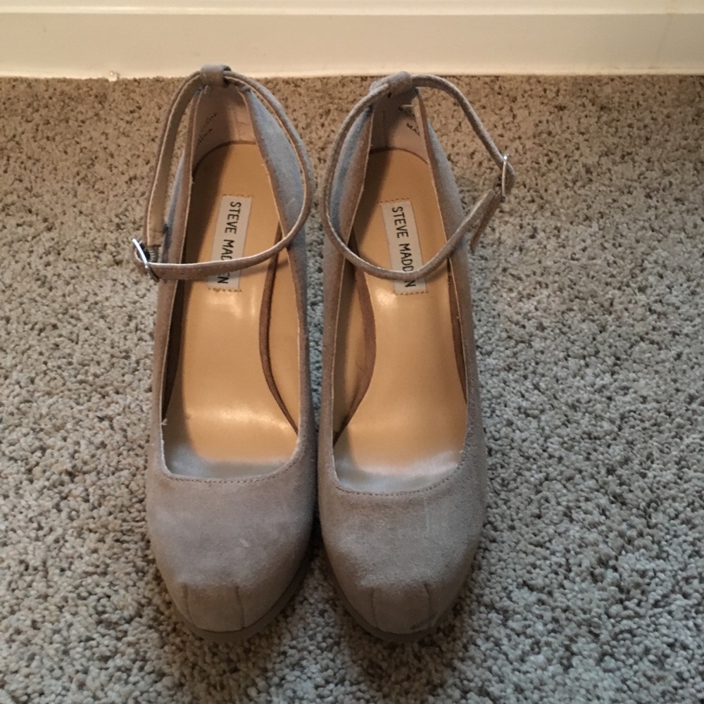 Steve Madden Size 7.5 Tan Heel - Brand New